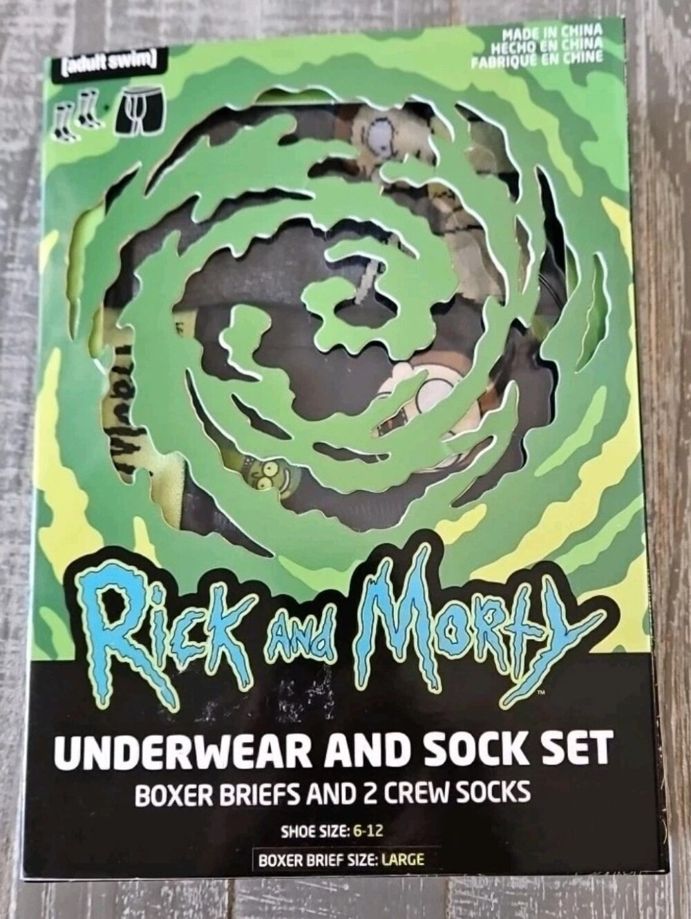 Rick & Morty Boxer Briefs & 2 Pairs Of Socks Gift Set - Size L (36-38") Pickle